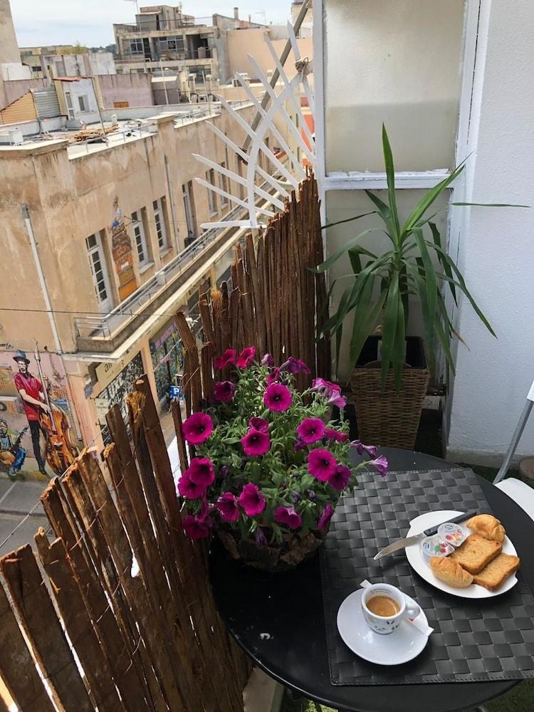 Home Plus Psirri Apartment Athena Bagian luar foto