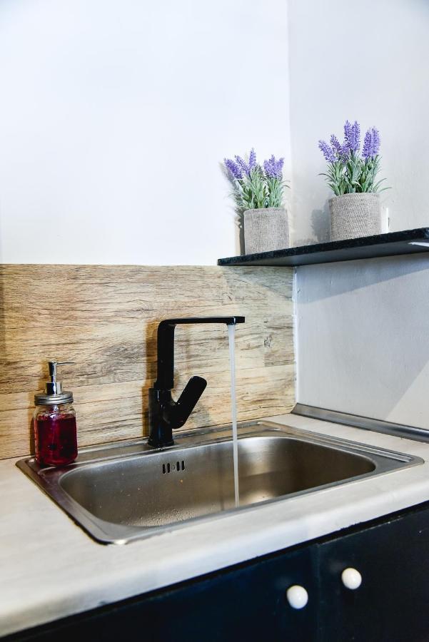 Home Plus Psirri Apartment Athena Bagian luar foto