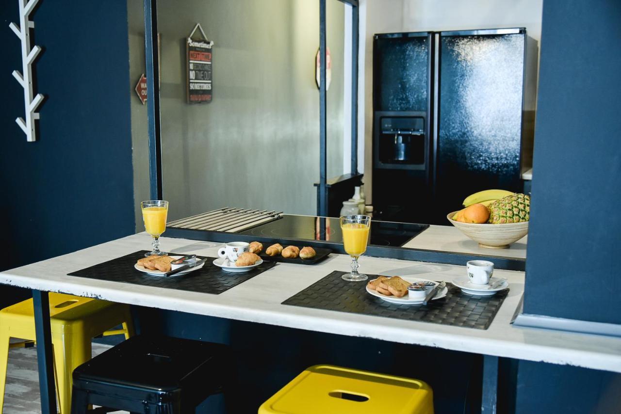 Home Plus Psirri Apartment Athena Bagian luar foto