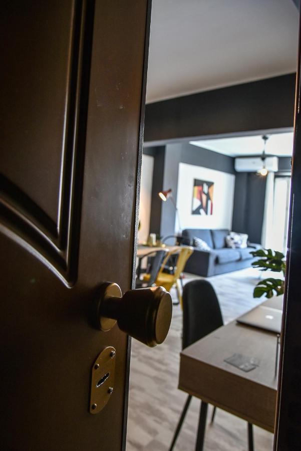 Home Plus Psirri Apartment Athena Bagian luar foto